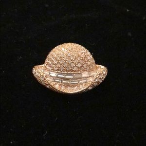New gold vintage costume hat brochette